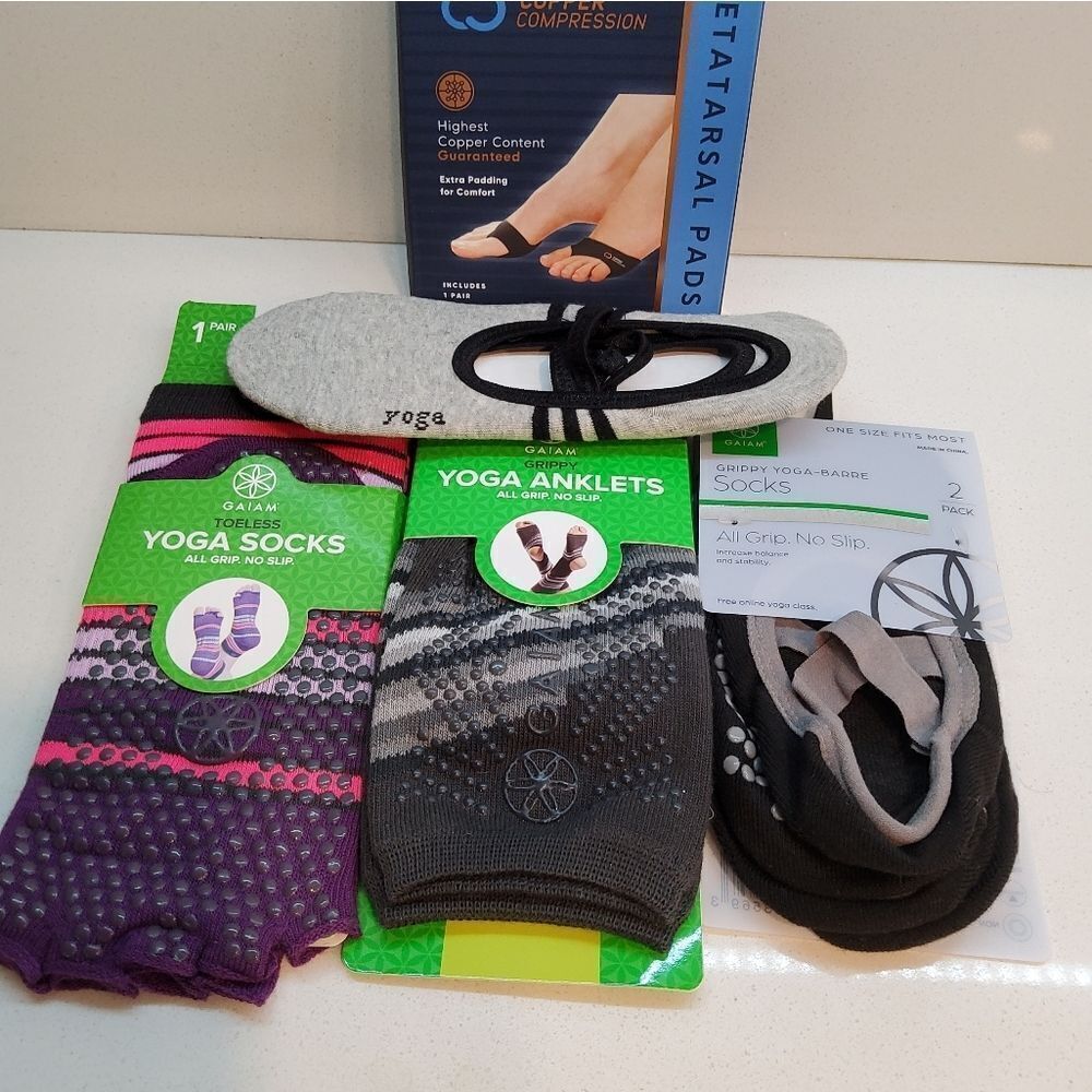 NWT GAIAM Lot of 4 Packages Yoga Socks